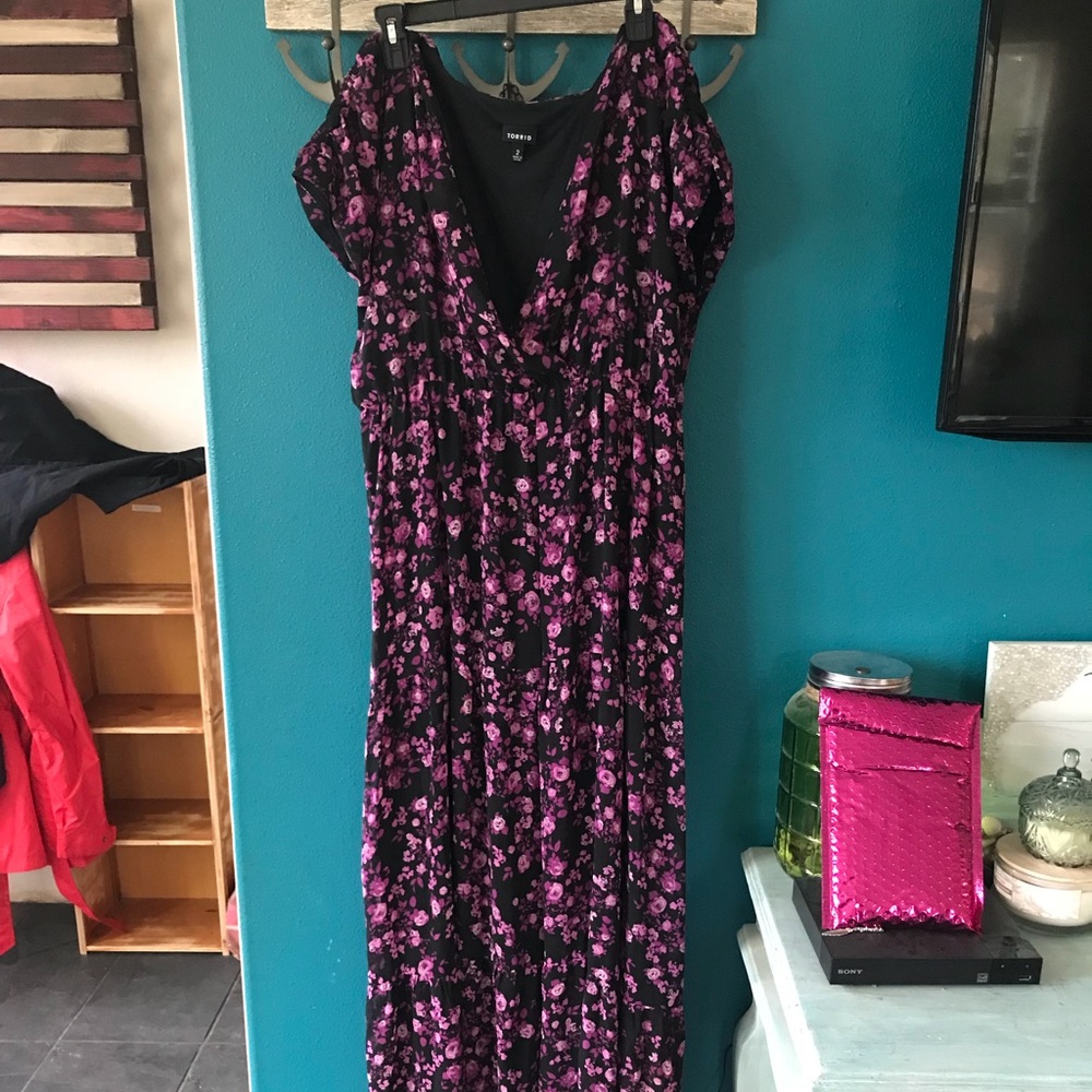Torrid 2 dress 😍😍😍 floral and lined